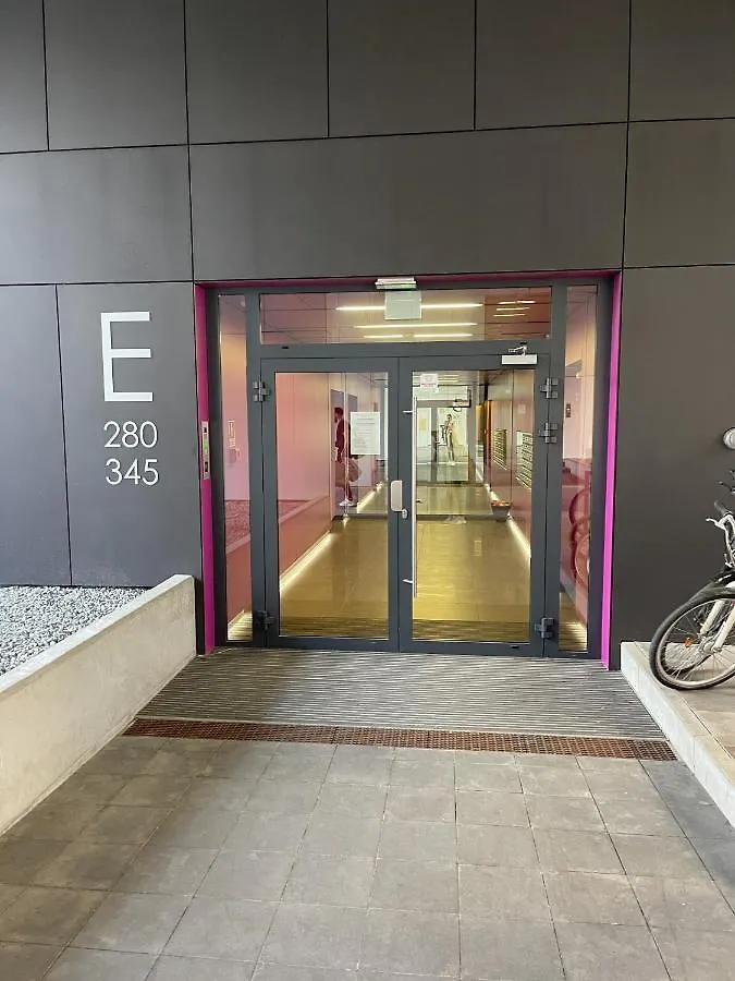Apartament Bliska Wola, Apartament 3 Pokoje Z 40M2 Ogrodkiem Warszawa